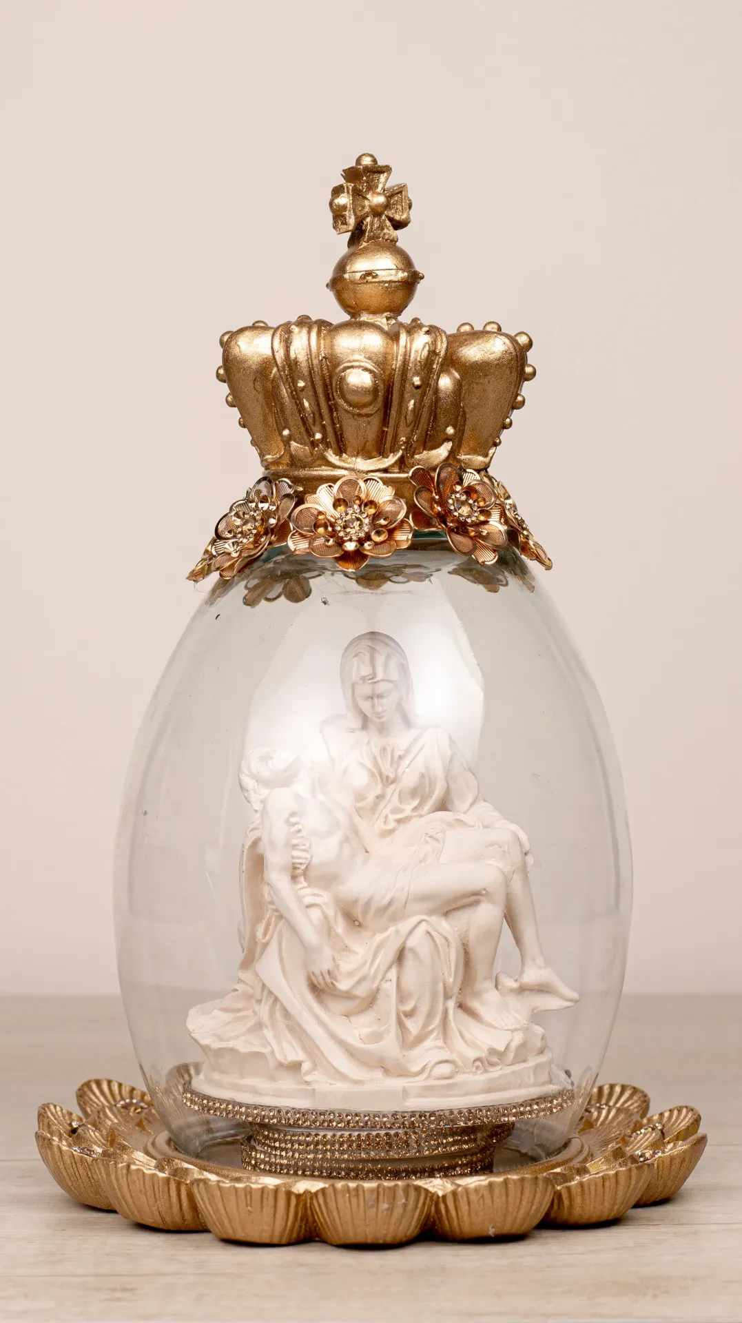 Figura de Resina La Piedad con Capelo 3B4A1143