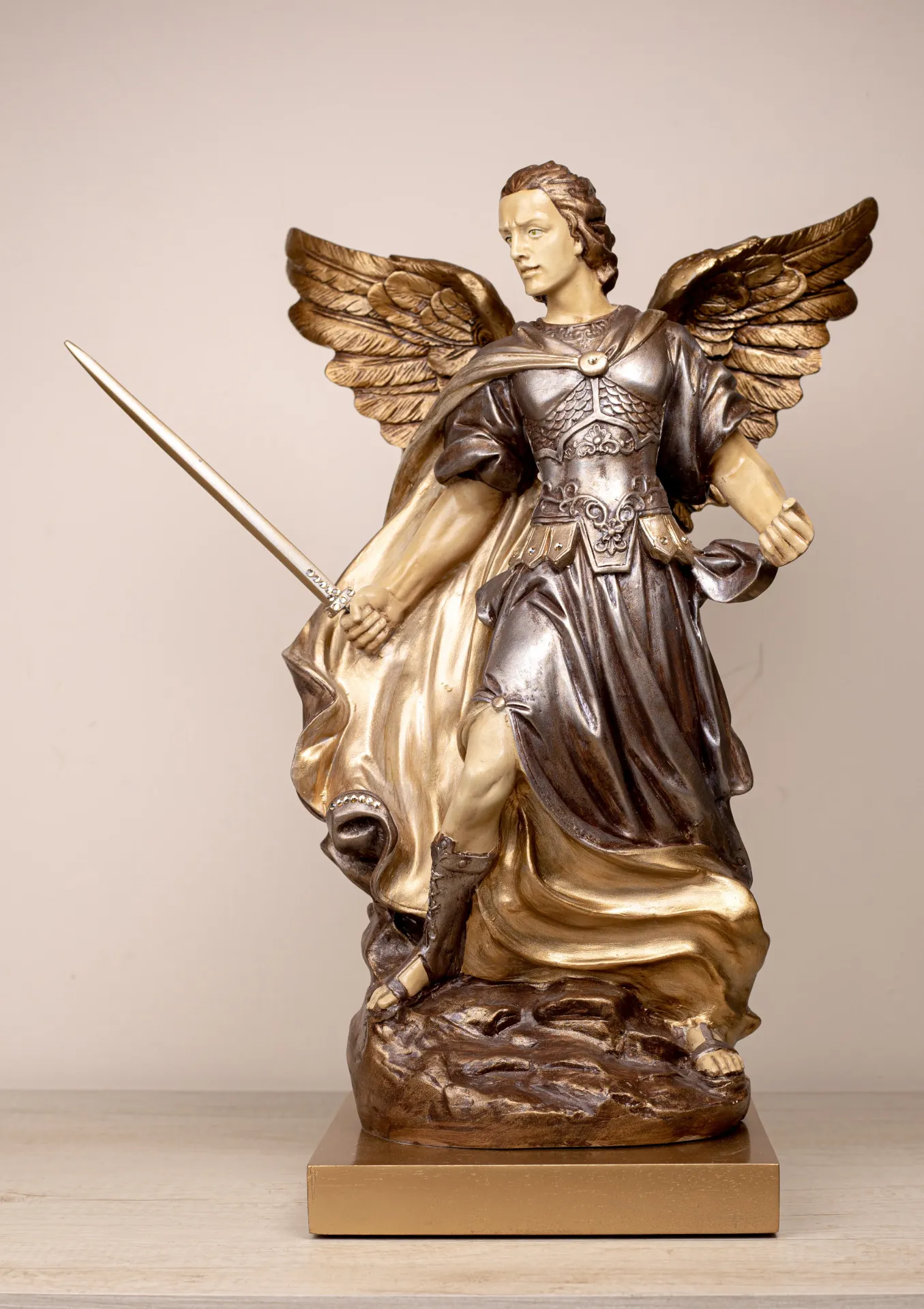 FIGURA DE RESINA ARCANGEL MIGUEL 3B4A1203