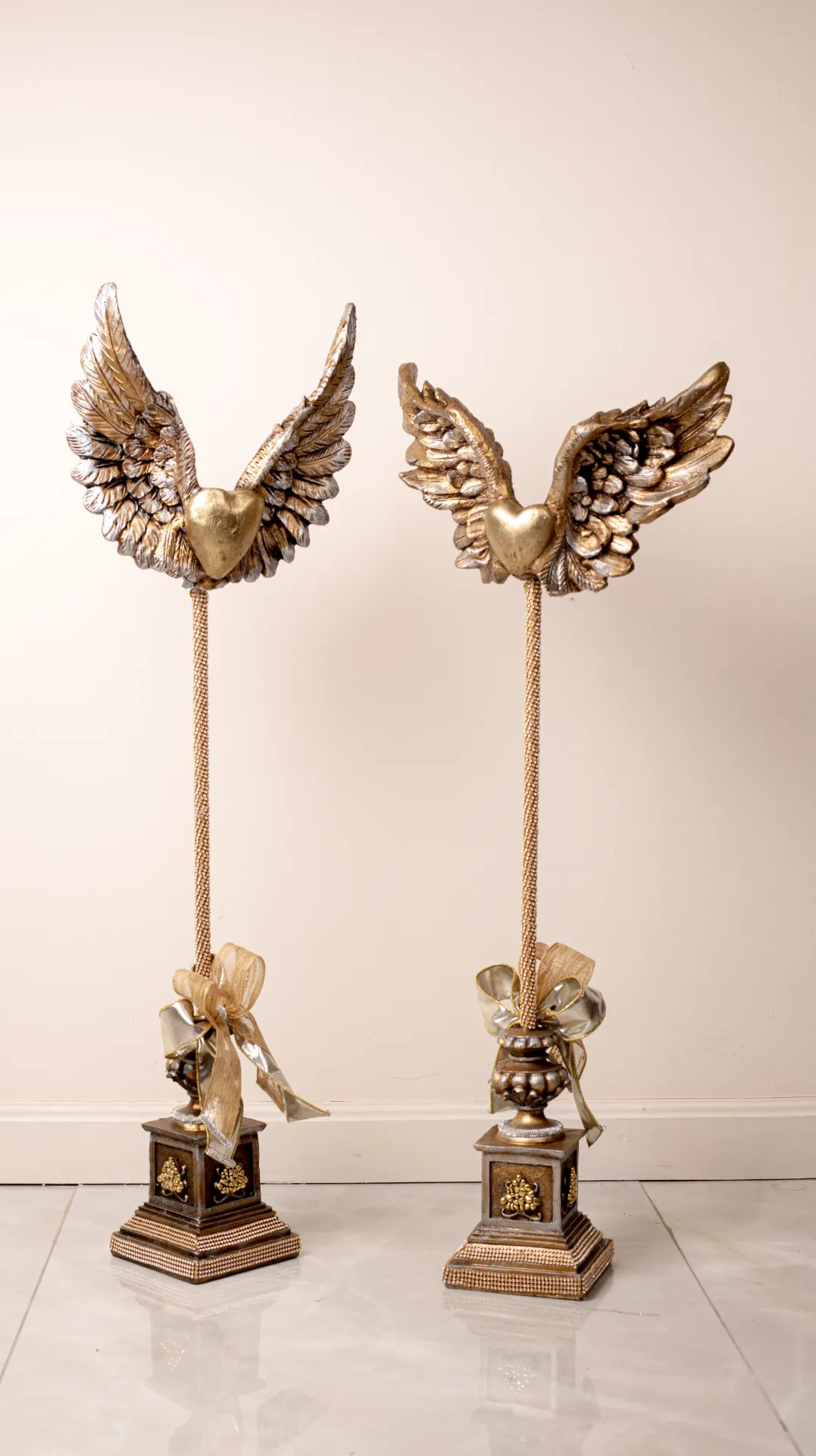 FIGURA DE RESINA CORAZÓN CON ALAS DE ÁNGEL 3B4A1227