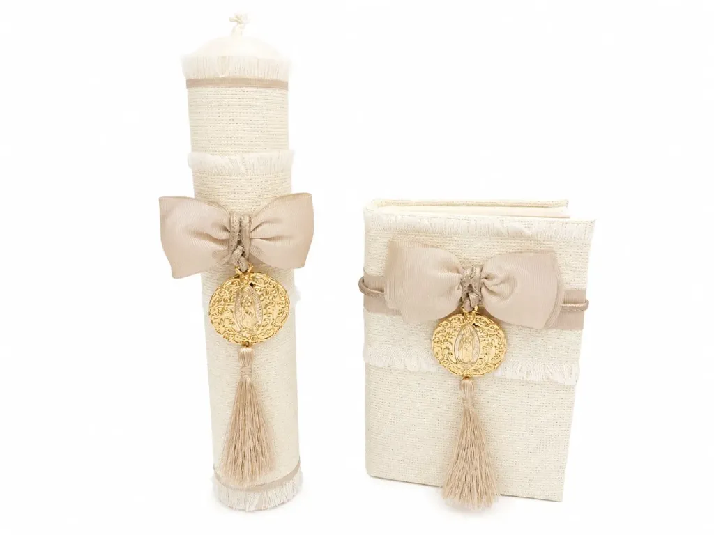 [3B4A11236] Set Premium de Primera Comunión Lino Beige con Medalla de la Virgen de Guadalupe 3BA411236