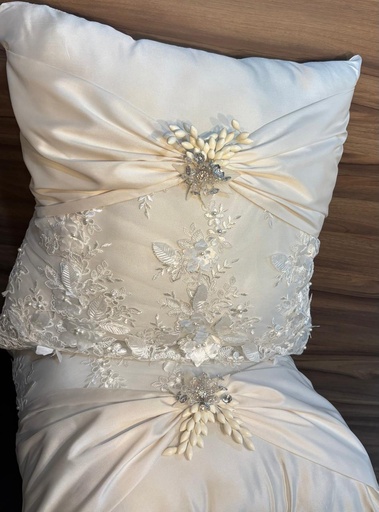 [0003847] PAR COJINES ABULLONADOS 10